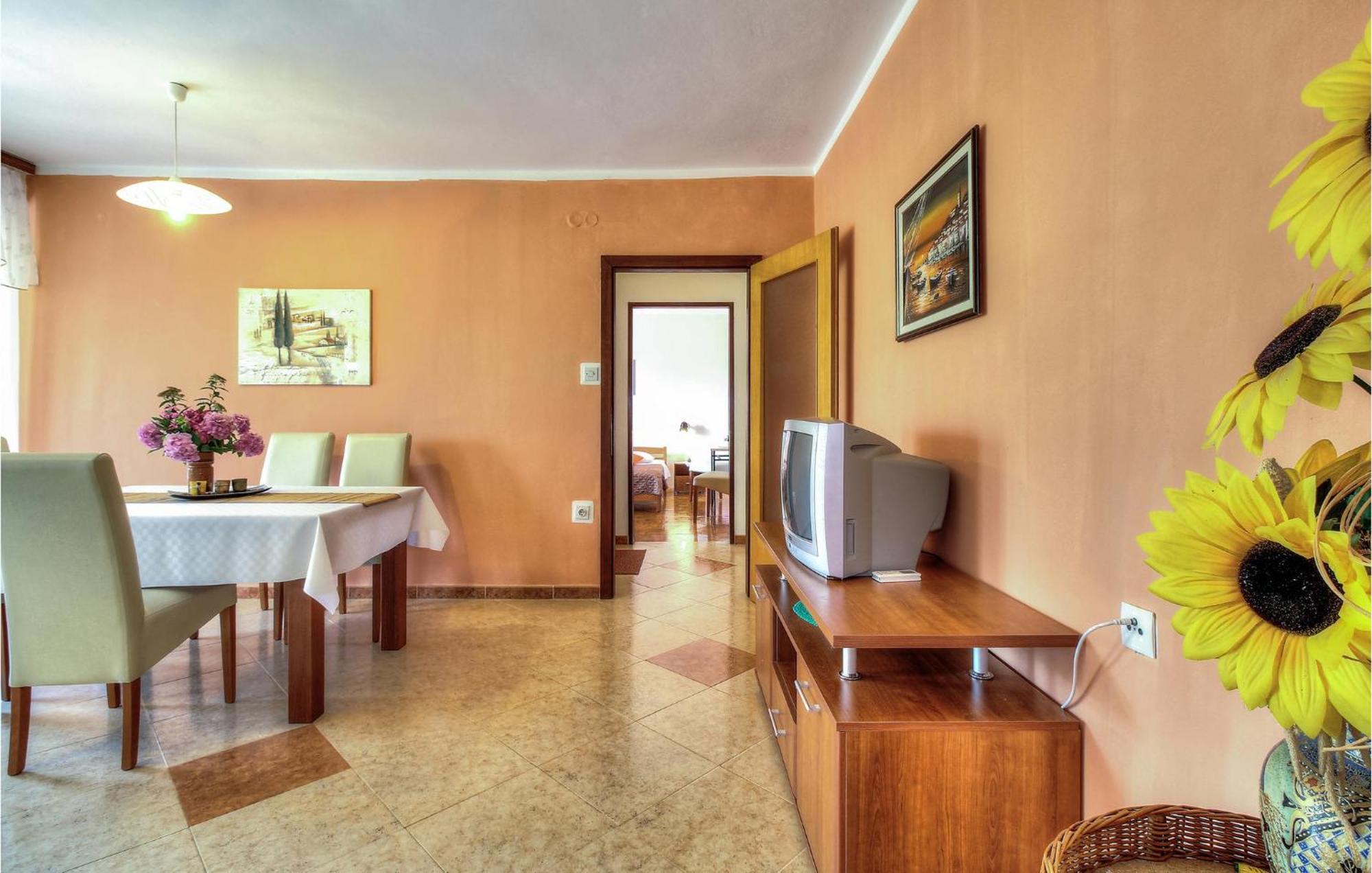 Amazing Apartment In Porec With Wifi Exterior foto
